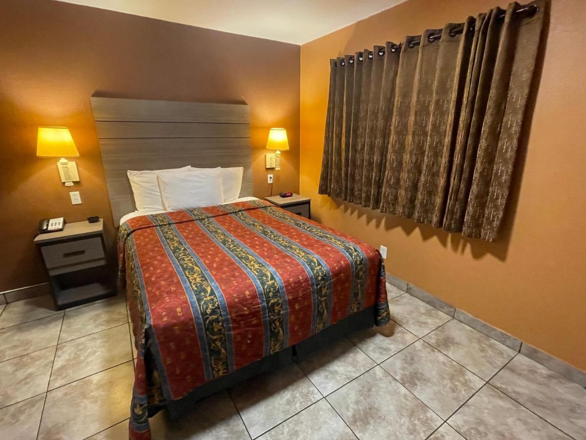 New Corral Motel Викторвил Екстериор снимка