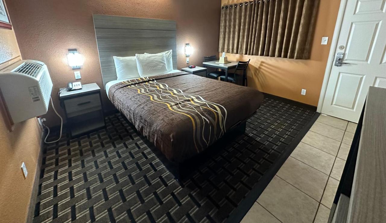 New Corral Motel Викторвил Екстериор снимка