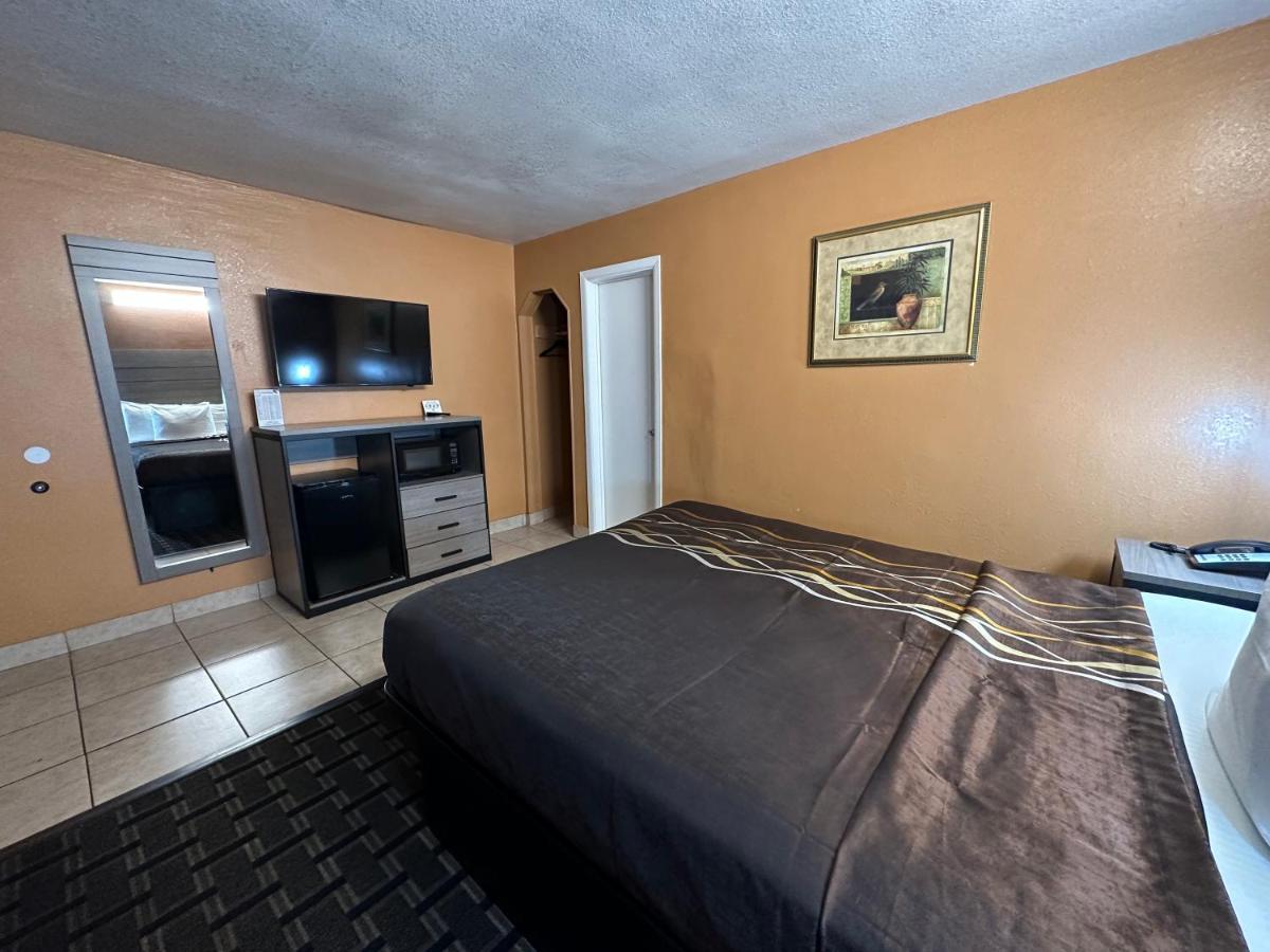 New Corral Motel Викторвил Екстериор снимка