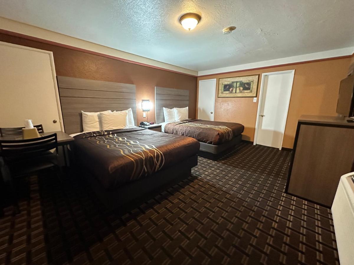 New Corral Motel Викторвил Екстериор снимка