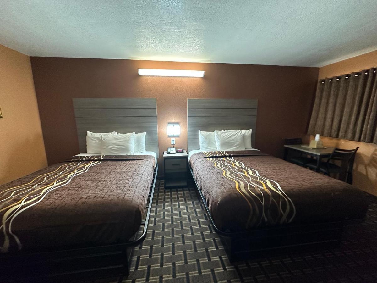 New Corral Motel Викторвил Екстериор снимка