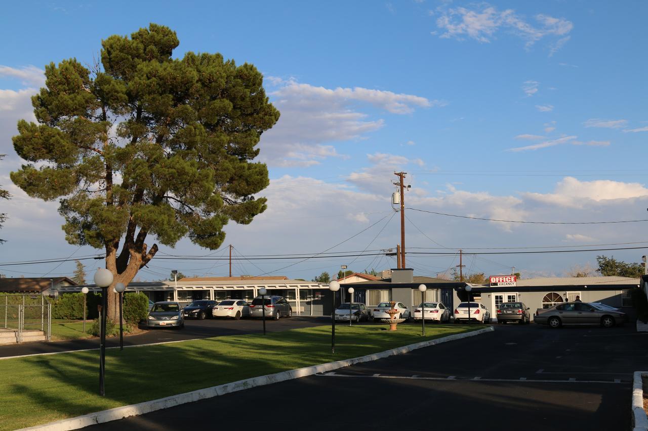 New Corral Motel Викторвил Екстериор снимка